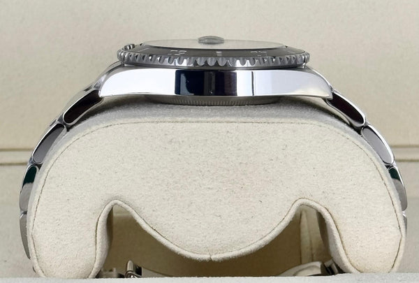 Rolex Submariner Date 41 MM Like New Full Set 2021