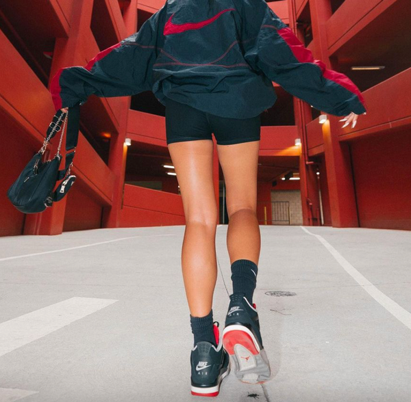 Air Jordan 4 Bred 2019
