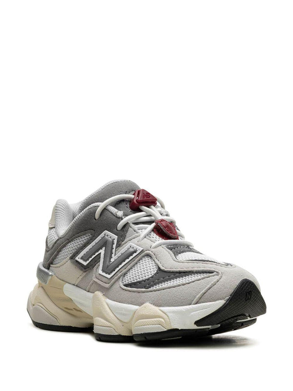 Sneakers 9060 per bambino New Balance Kids grigie con applicazione laterale con logo