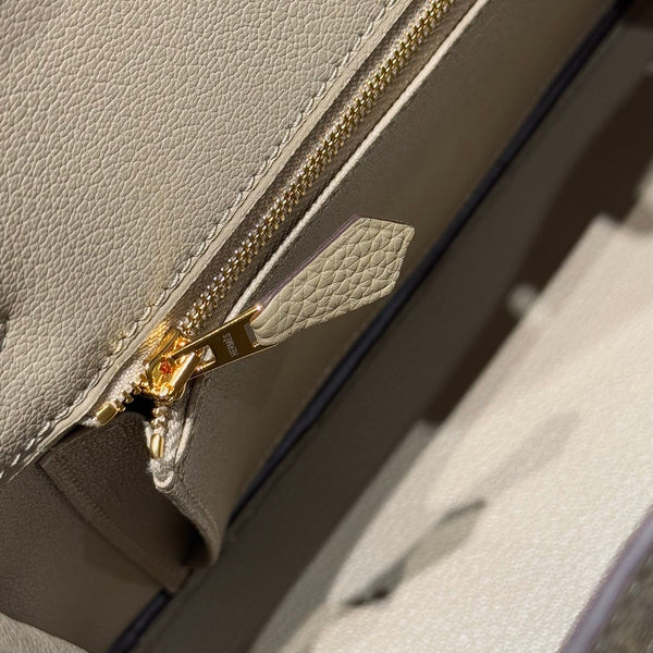 Hermes Birkin Beige with Gold Buckle Calfskin 255601