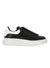 Oversize sneaker in black and white
