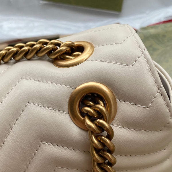 GG MARMONT MEDIUM SHOULDER BAG METELASSE' WHITE