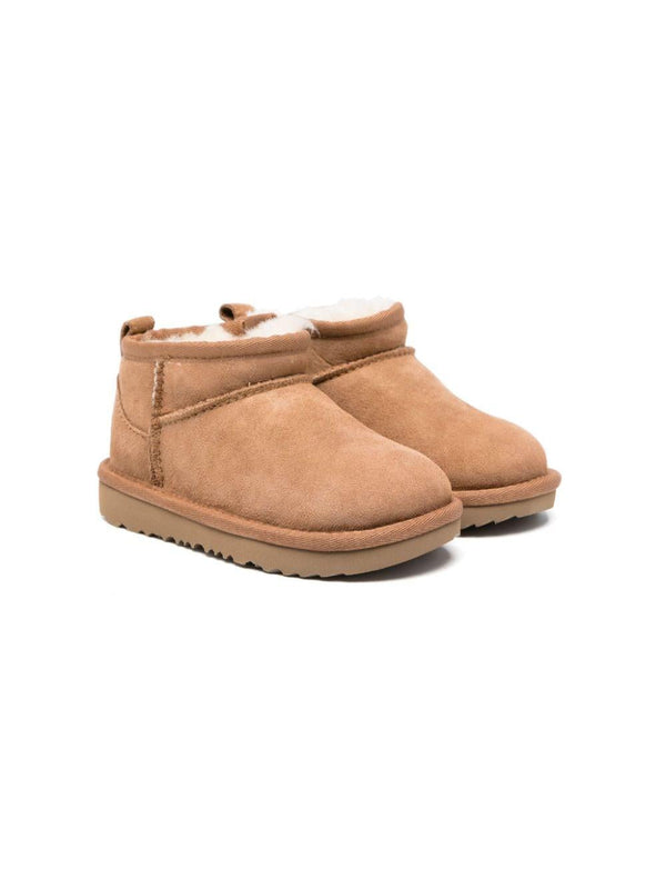 Stivali Classic Ultra Mini per bambina UGG Kids marroni con finitura idrorepellente
