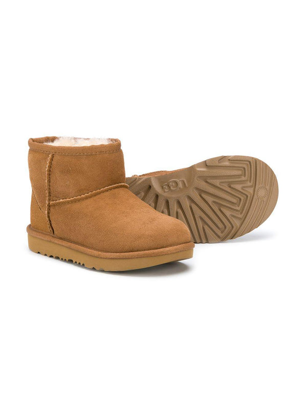 Stivali Classic II mini per bambina UGG Kids marroni con punta tonda